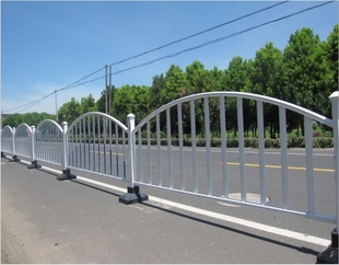 鋅鋼<a href='http://www.tianyi-textile.cn/daoluhulan/'>道路護(hù)欄</a>